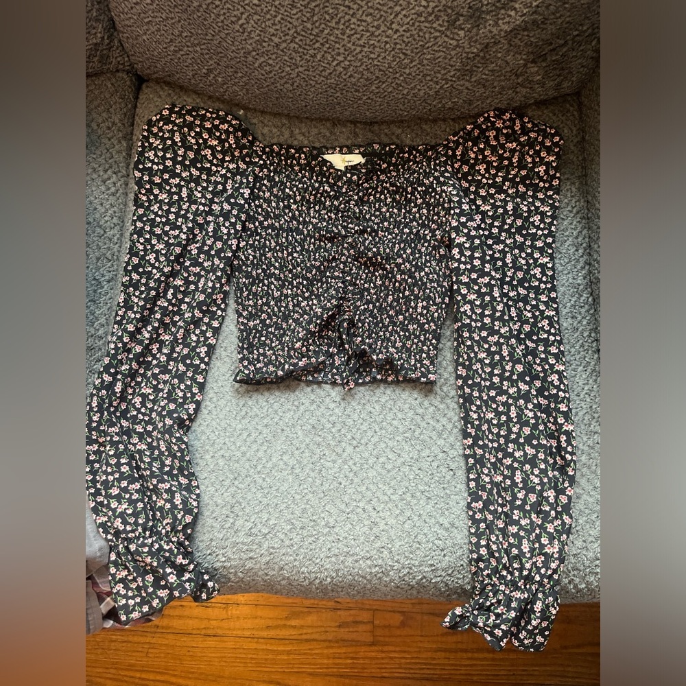 Beautiful floral top! Worn a couple times, used like new